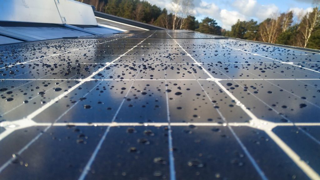 Placas de energia solar aguentam chuva de granizo?